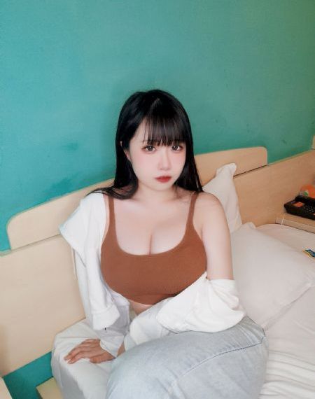 女子抱娃走进兵马俑坑当地回应